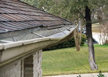 How to Repair Sagging Gutters
